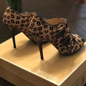 Michael Kors Webster open toe pump